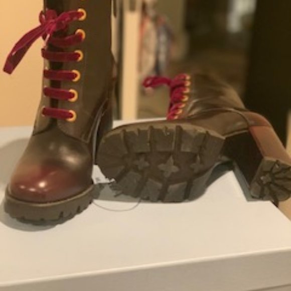 Burgundy velvet laced PRADA boots - Picture 5 of 6